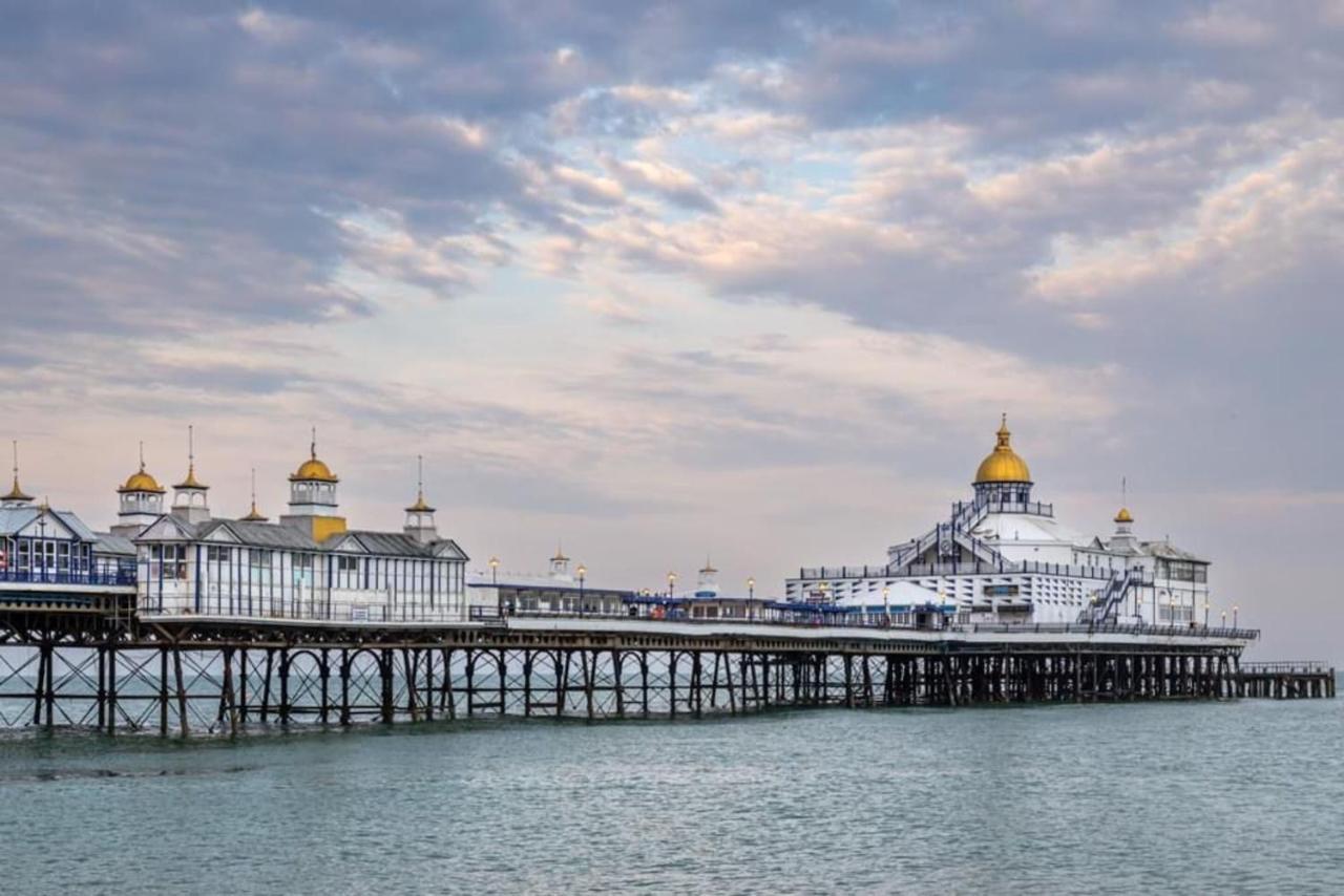 OYO Marine Parade Hotel Torneo de Torneo de Eastbourne Exterior foto